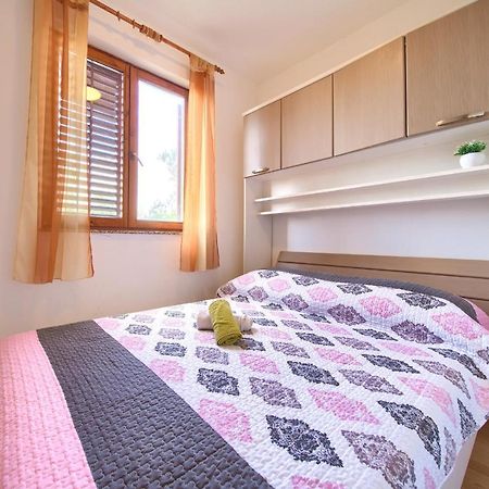 Rasopasno Apartment With Terrace And Private Parking Luaran gambar