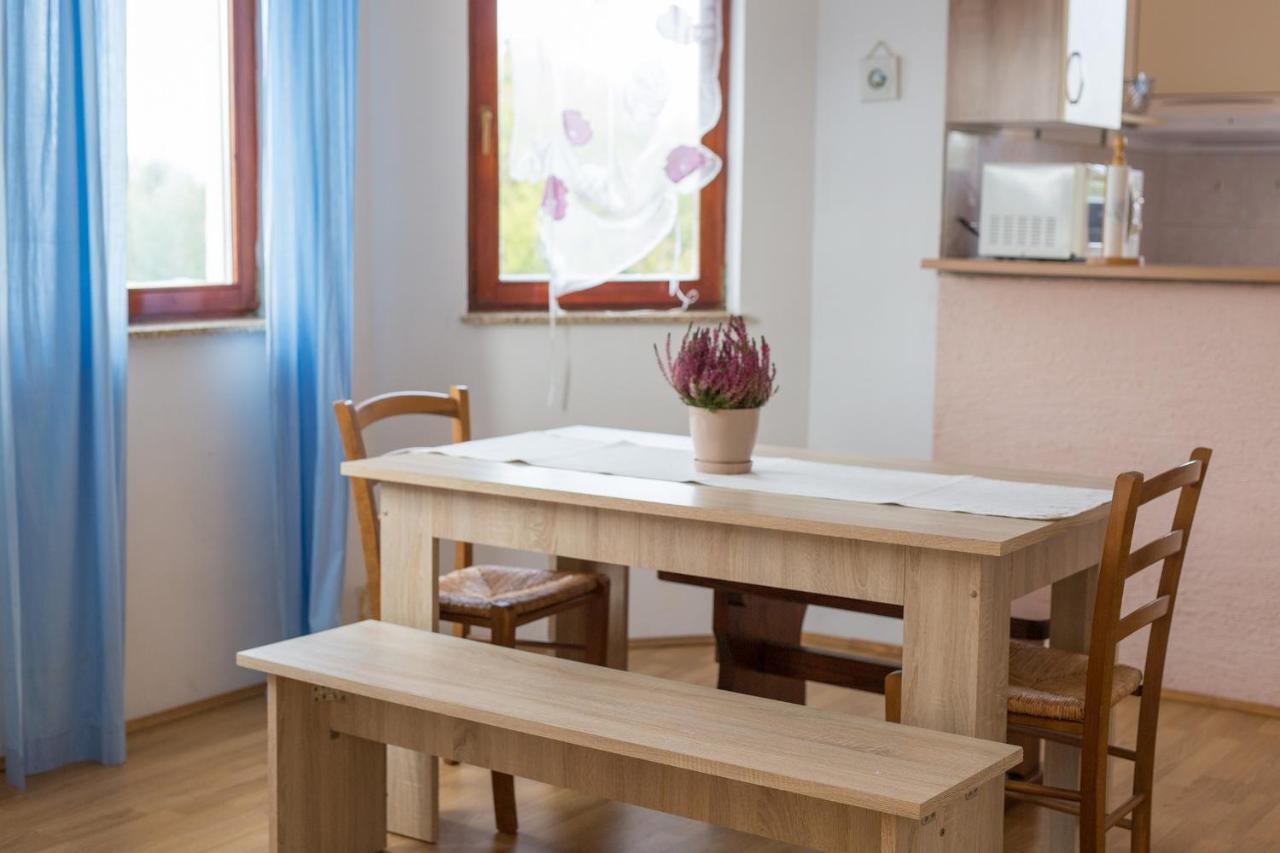 Rasopasno Apartment With Terrace And Private Parking Luaran gambar