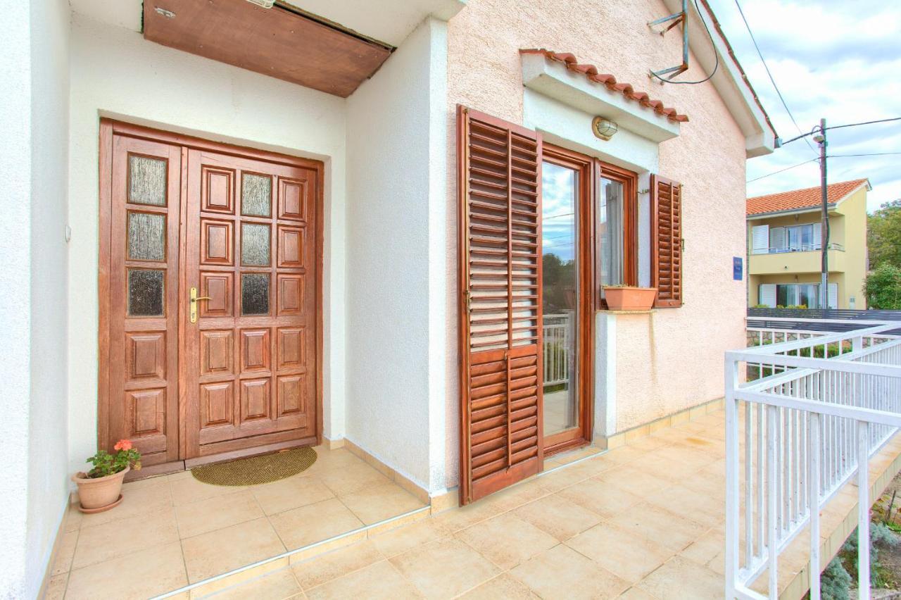 Rasopasno Apartment With Terrace And Private Parking Luaran gambar