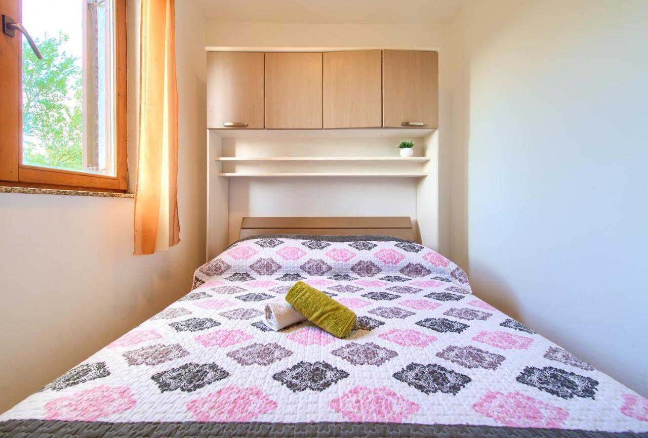 Rasopasno Apartment With Terrace And Private Parking Luaran gambar