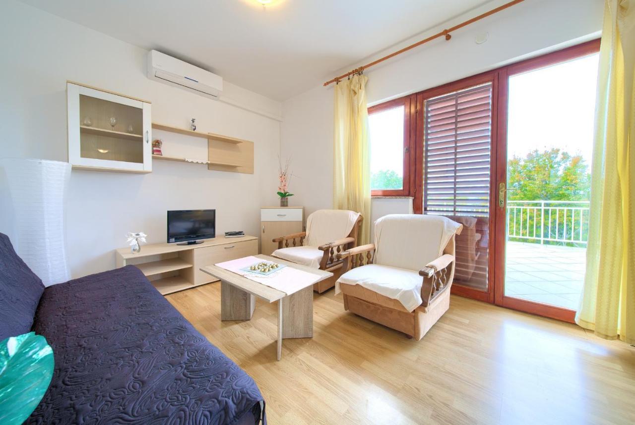 Rasopasno Apartment With Terrace And Private Parking Luaran gambar